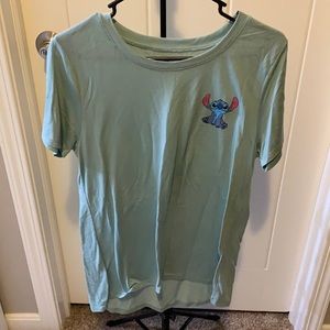 Disney stitch xl shirt